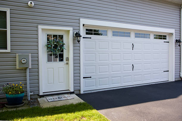24/7 Emergency Garage Door Panel Replacement experts in Faith, NC